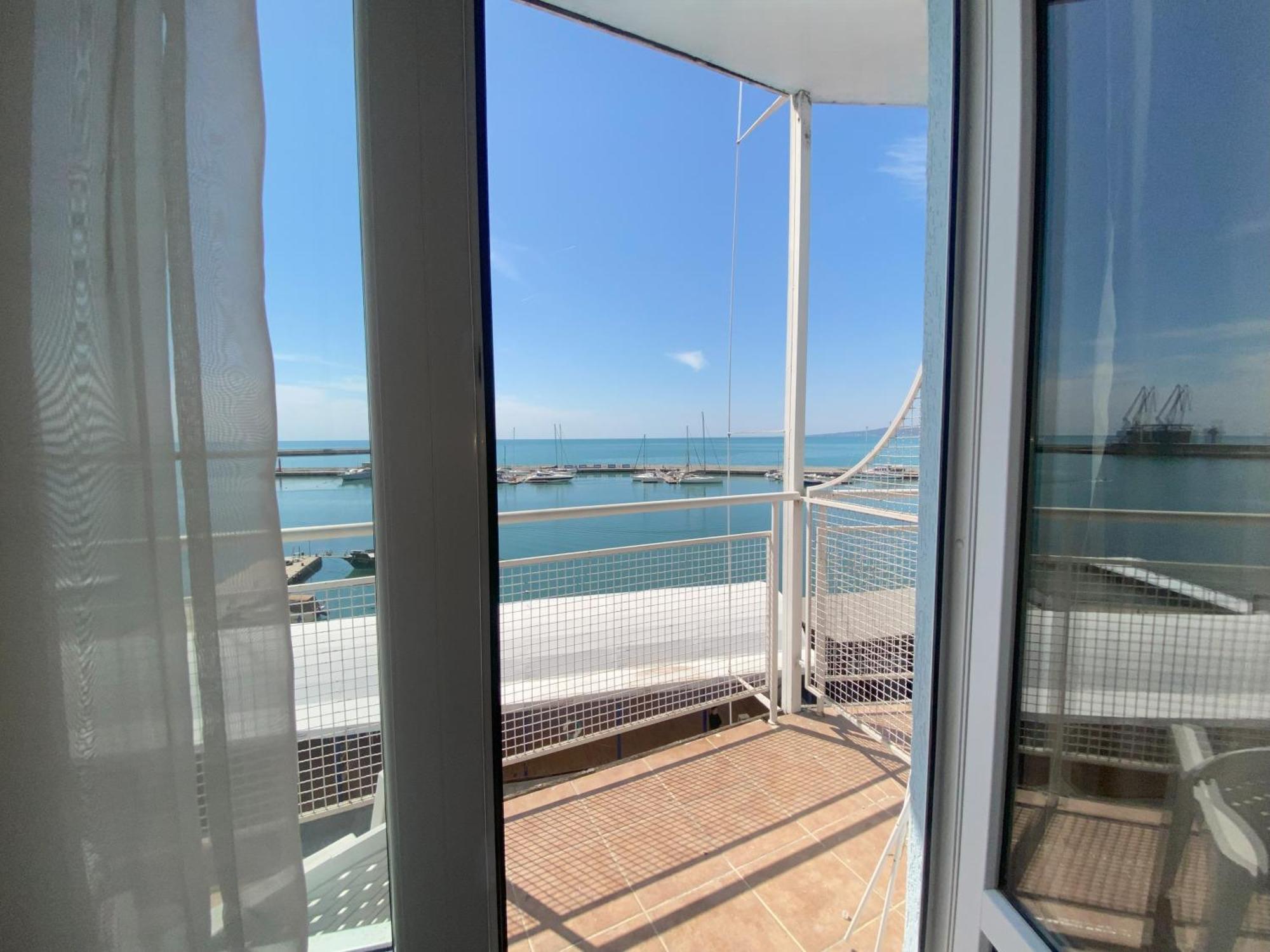 Lotos Hotel Balchik Exterior photo