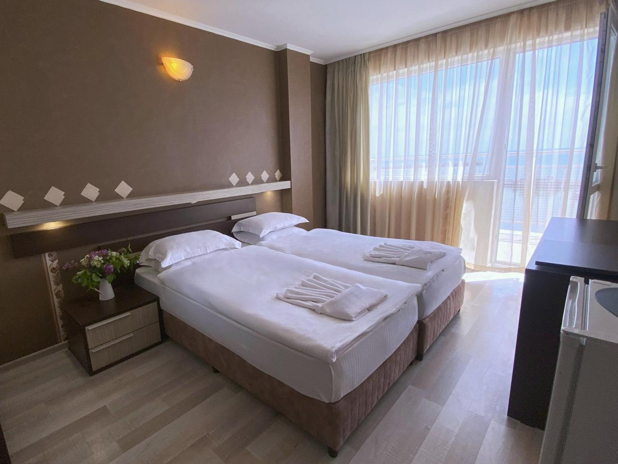 Lotos Hotel Balchik Exterior photo